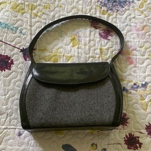 Adorable EUC Brahmin purse.